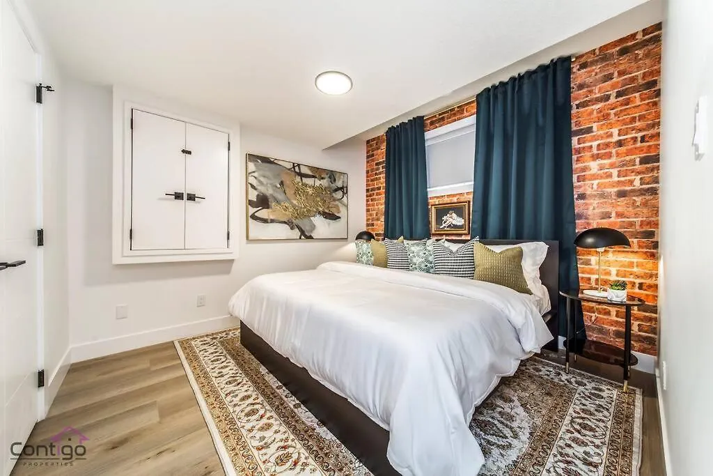 Luxe New York Style Bsmt Suite, Near Dt & Wem, King Bed, Wifi Edmonton Daire